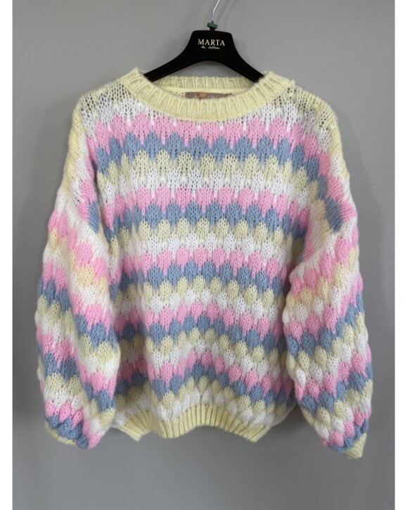 Marta Du Chateau - Strik 9660 Marta Du Chateau