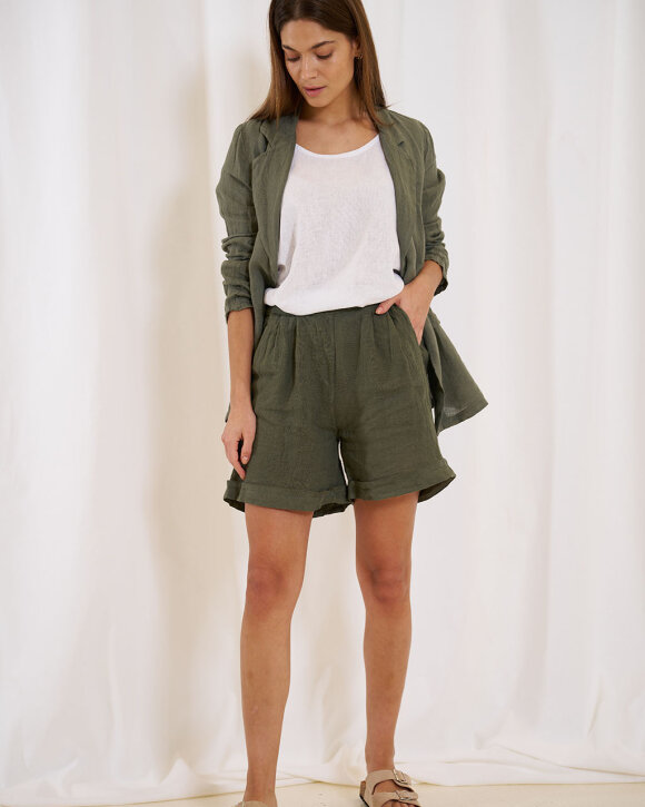Marta Du Chateau - Shorts 61072 Marta Du Chateau Marta Du Chateau - Shorts 61072 Marta Du Chateau